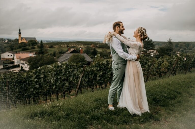 Brautpaar in den Nackenheimer Weinbergen