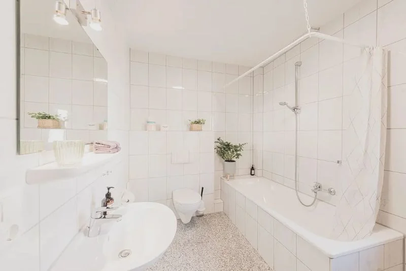Modernes Badezimmer